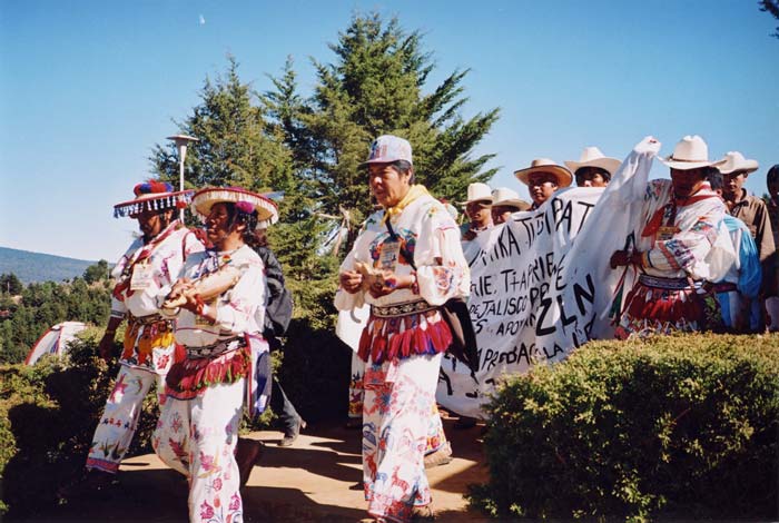 La Marche Zapatiste - Nurio